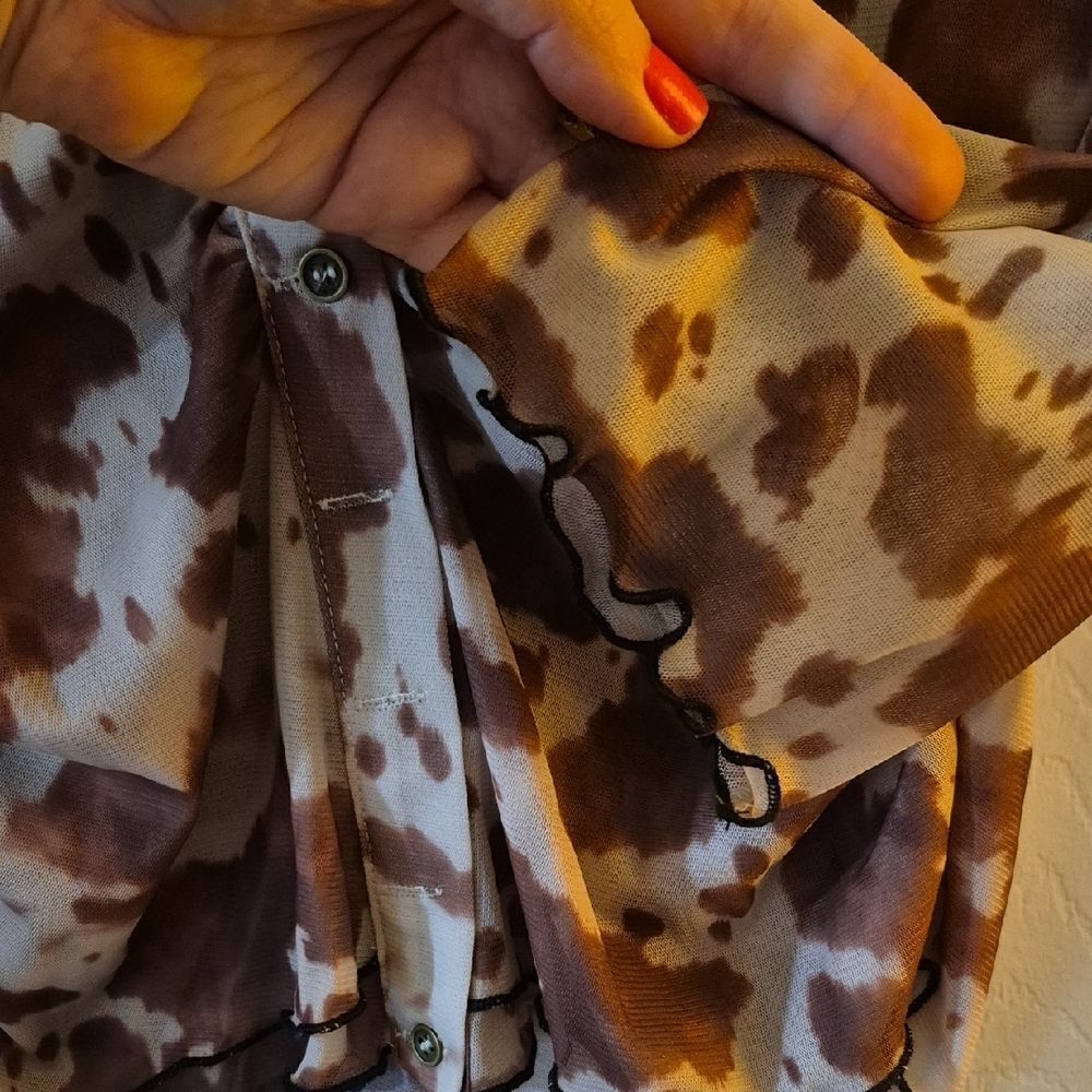 ♡♡♡  Oh Chic Brown Cow Patterned Women's Top Sz Large - Picture 13 of 14